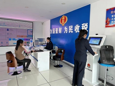 延時(shí)服務(wù)“不打烊”，便民辦稅暖民心——雙鴨山市四方臺(tái)區(qū)稅務(wù)局優(yōu)化服務(wù)側(cè)記